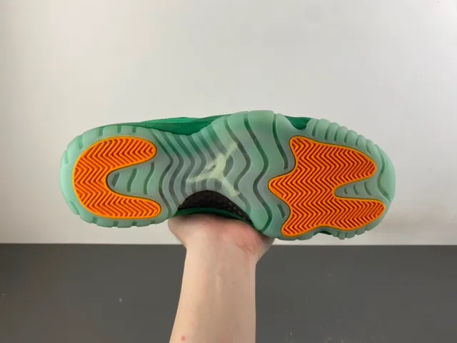Air Jordan 11 Monochromatic Green Suede Basketball Shoes