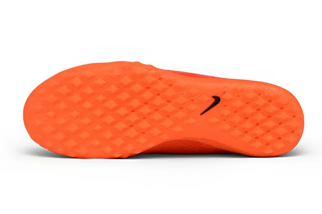 Nike Orange Black Low-Cut Knit Upper Turf Soccer Shoes