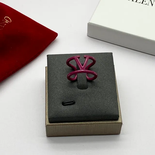 Valentino VLTN Interlocking Double-V Magenta Enamel Ring