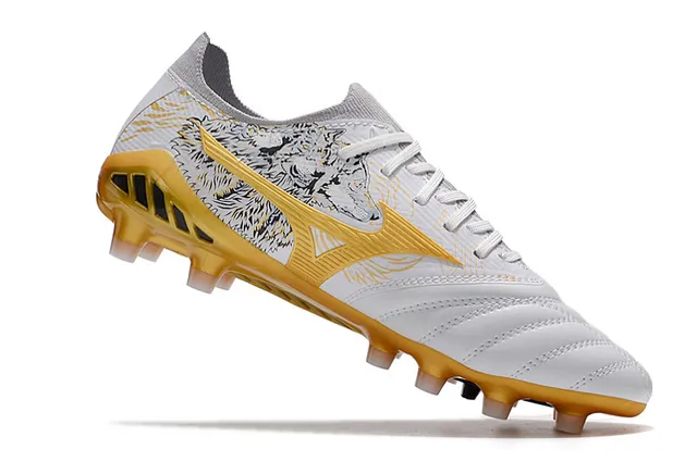 Mizuno White Gold Low-Cut Synthetic Upper Quilted Toe Box Firm-Ground Soccer Shoes