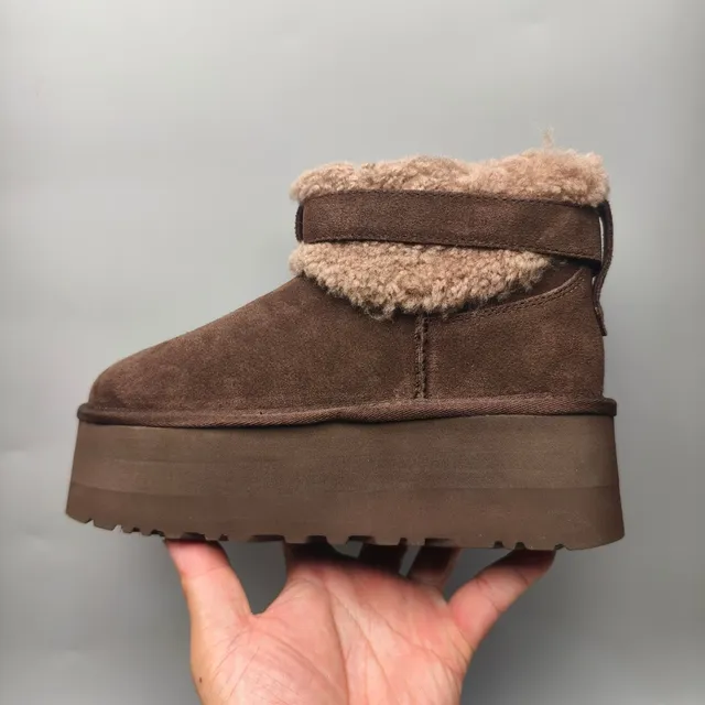 UGG Brown Beige Platform Sole Shearling-Lined Cuff Snow Boots