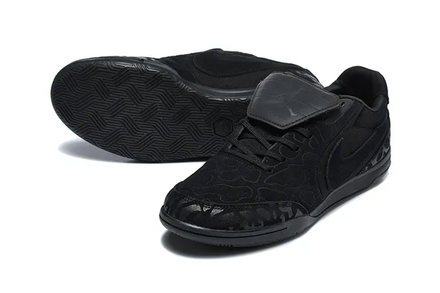 Nike Black Low-Top Suede-Mesh Upper Indoor Soccer Shoes