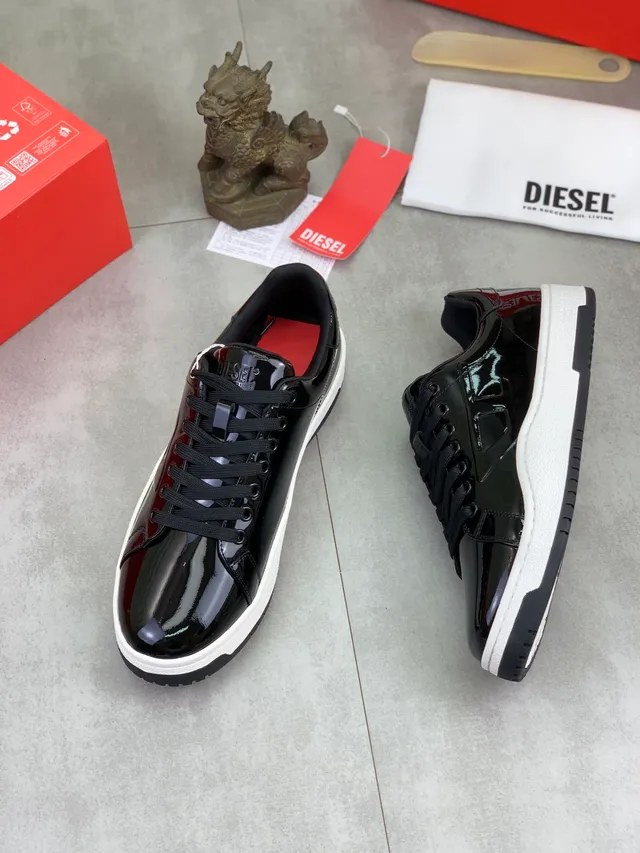 Diesel Black White Glossy Patent-Like Upper Chunky Platform Sole Sneakers