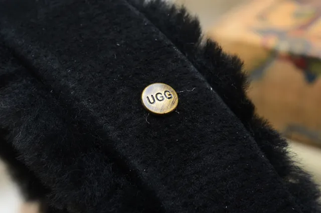 Black Brown Fur-Lined Mesh Interior Beanie