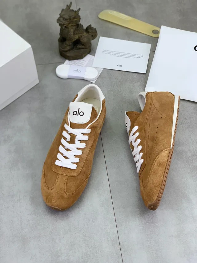 Alo Suede Retro Runner Sneaker