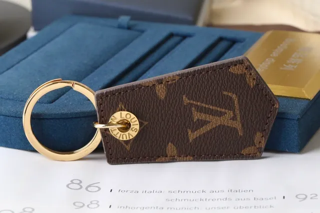 Louis Vuitton Monogram Canvas Key Tag Card Holder