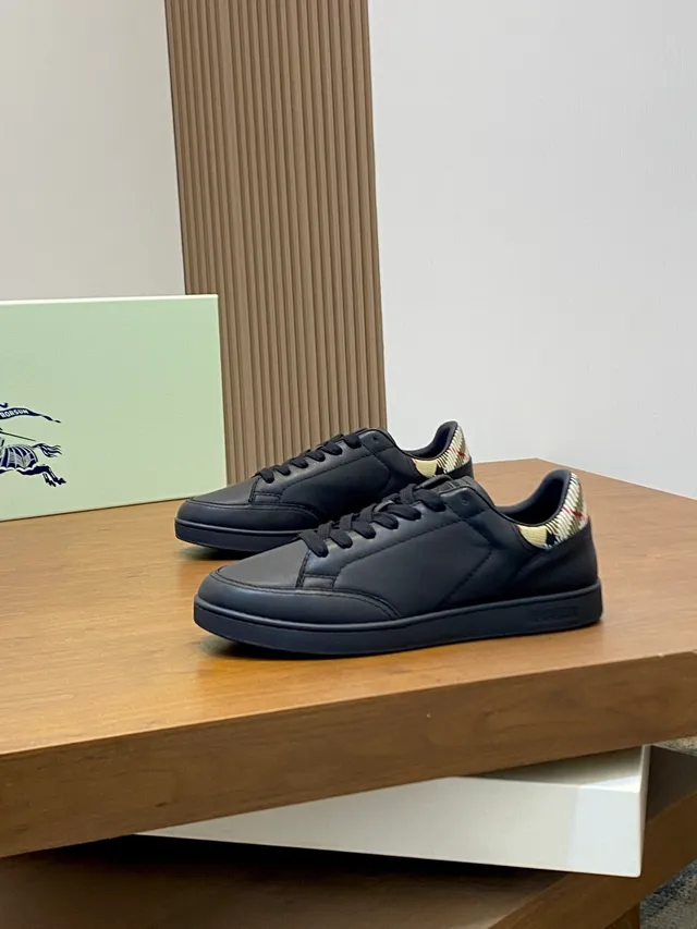Burberry Black Multicolor Smooth Leather Flat Rubber Sole Lifestyle Sneakers