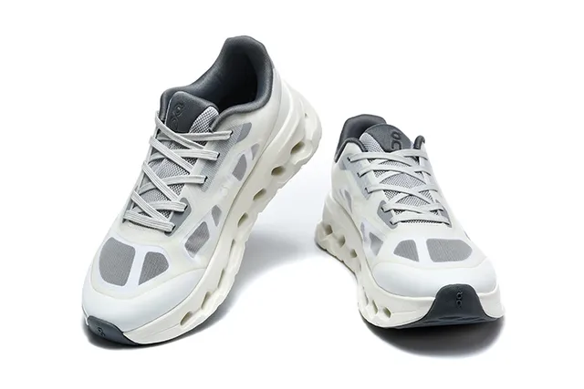 On Black White Engineered Mesh Upper Open Hexagonal CloudTec Pods Running Shoes