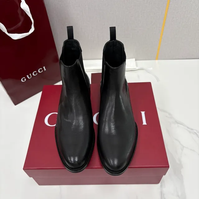 Gucci Black Smooth Leather Elastic Side Panels Chelsea Boots