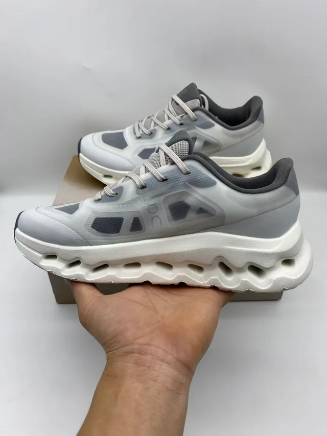 On Beige Gray Sculpted Open-Cell Midsole Mesh And Synthetic Overlay Upper Running Shoes