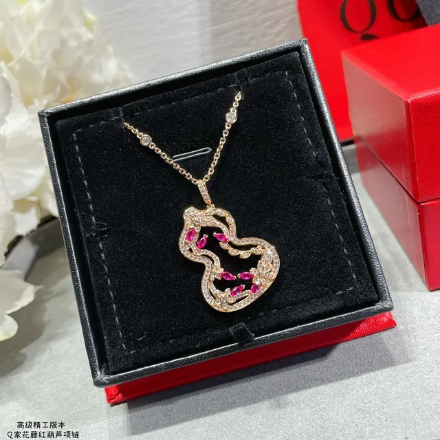 Gold Red Openwork Gourd Pendant Pavé White Stones Necklace