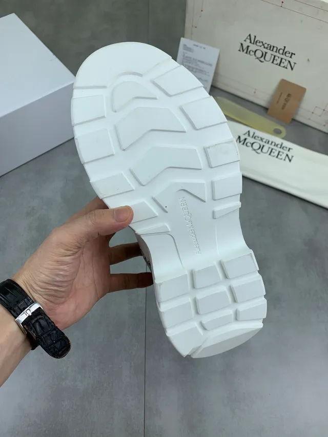 Alexander McQueen White Blue Platform Sole Studded Perimeter Lifestyle Sneakers
