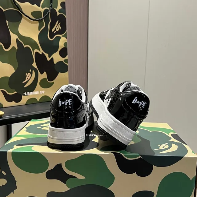A Bathing Ape BAPE STA Black and White Star Logo Lifestyle Sneakers
