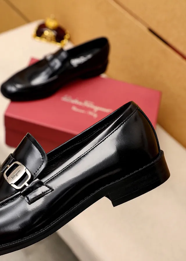 Salvatore Ferragamo Gancini Loafer Black Glossy Leather Loafers
