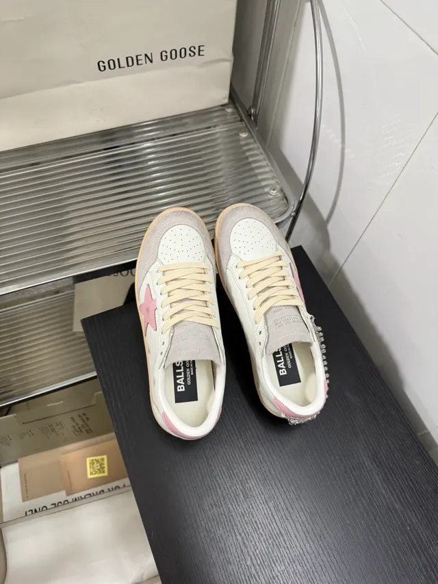 Golden Goose White Pink Distressed Leather Star Appliqué Lifestyle Sneakers