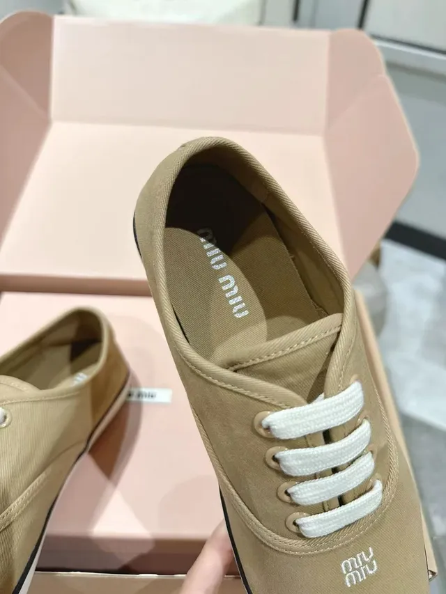 Beige White Low-Top Upper Canvas Shoes