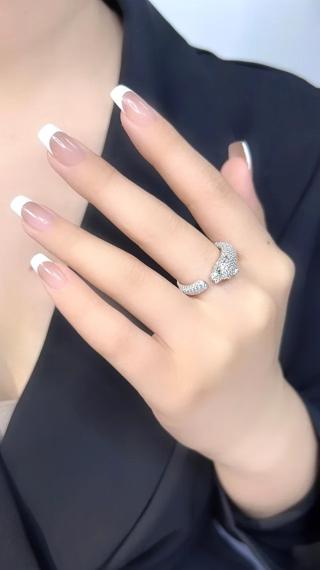 Cartier Panthère Panther Head Pavé Diamond Emerald Eye Open Ring