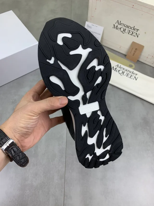 Alexander McQueen Oversized Sneaker Gray and Black Lifestyle Sneakers