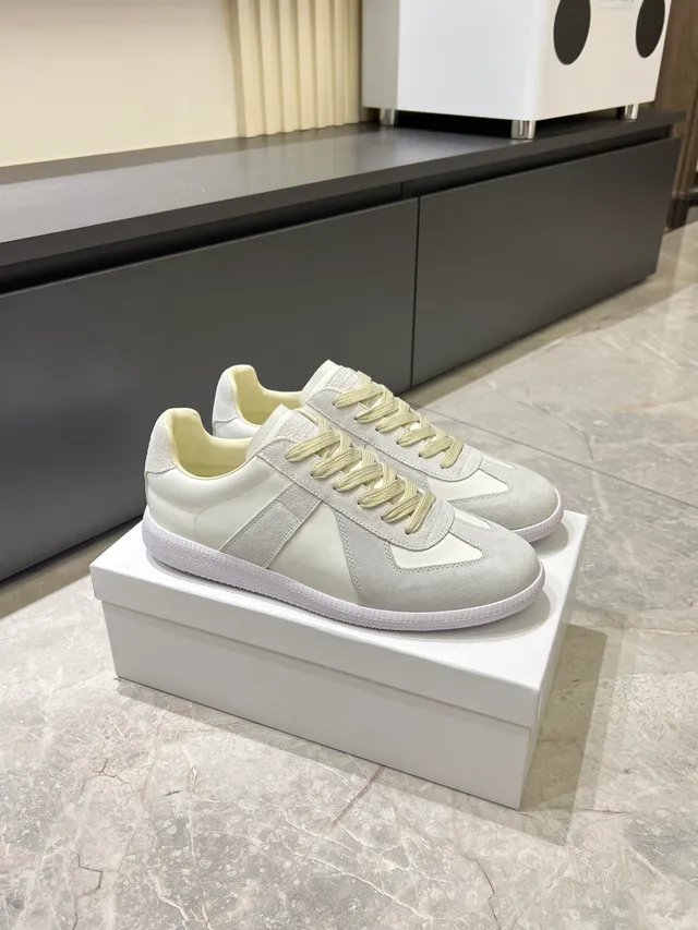 Maison Margiela White Multicolor Low-Top Leather Upper Lifestyle Sneakers