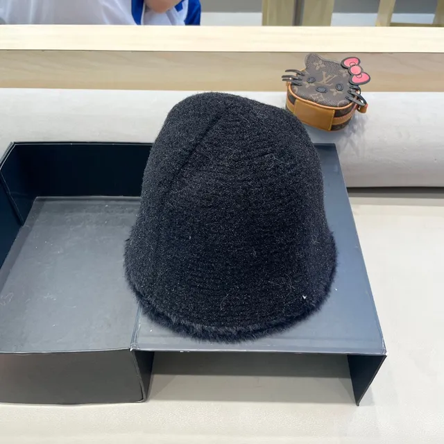 Chanel Black Knitted Fur-Trimmed Beanie