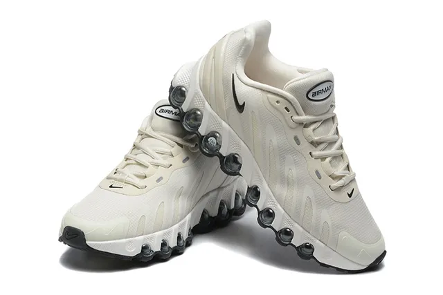 Nike Beige Black Low-Top Layered Mesh-Synthetic Upper Sneakers