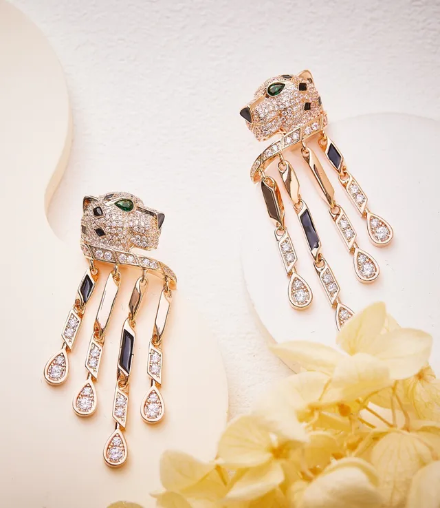 Cartier Panthère Chandelier Gold Green Panther Head Motif Pavé-Set Diamonds Earrings