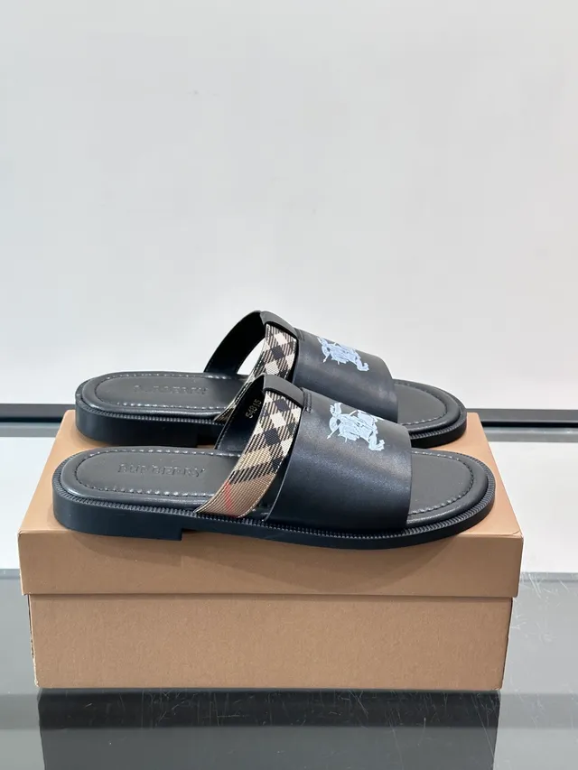 Burberry Knight Slide White Black Single-Strap Equestrian Logo Slippers