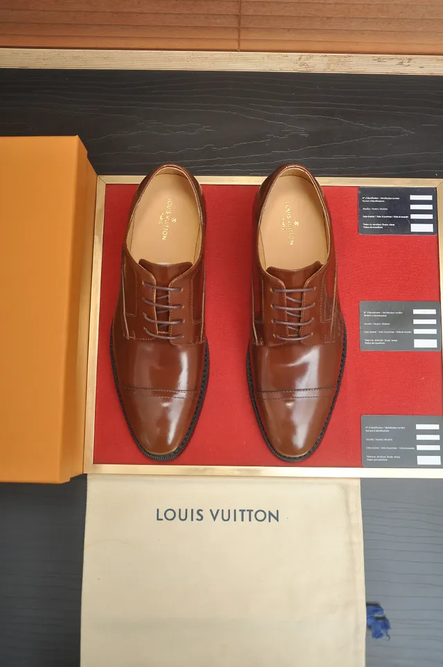 Brown Polished Cap Toe Oxford Shoes