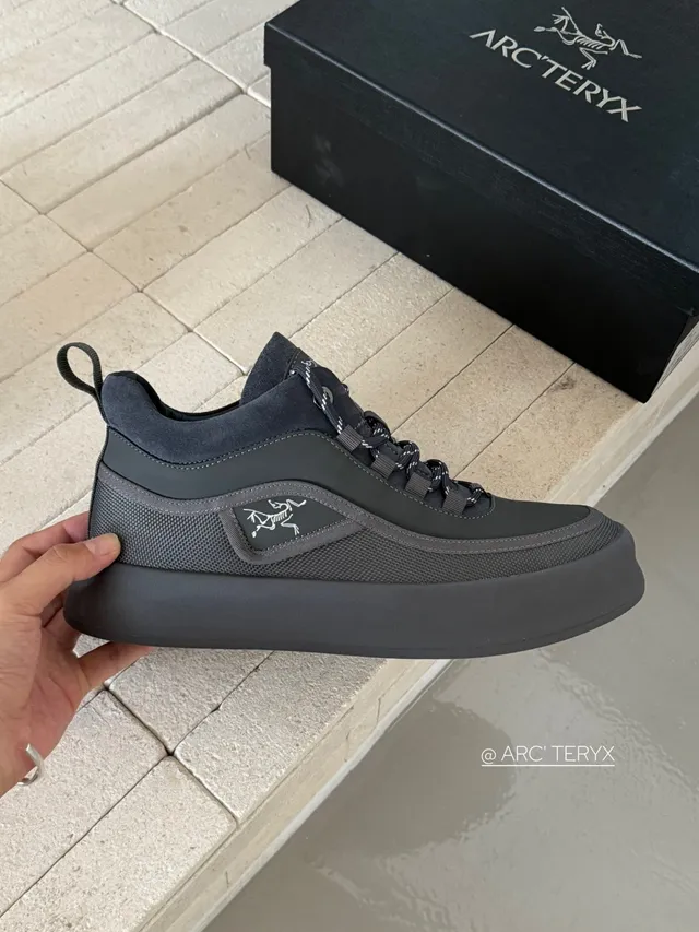 Arc'teryx Black Brown Platform Sole Padded Collar Sneakers
