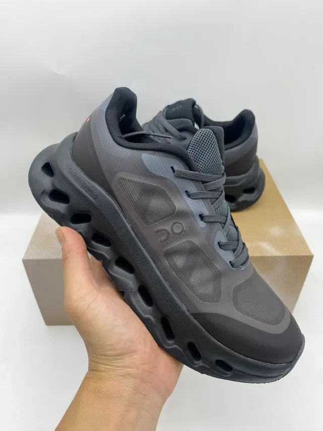 On Beige Gray Sculpted Open-Cell Midsole Mesh And Synthetic Overlay Upper Running Shoes