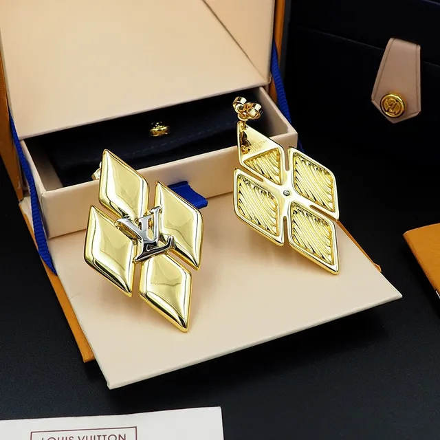 Louis Vuitton Monogram World Tour Diamond-Shaped Metallic Brooches