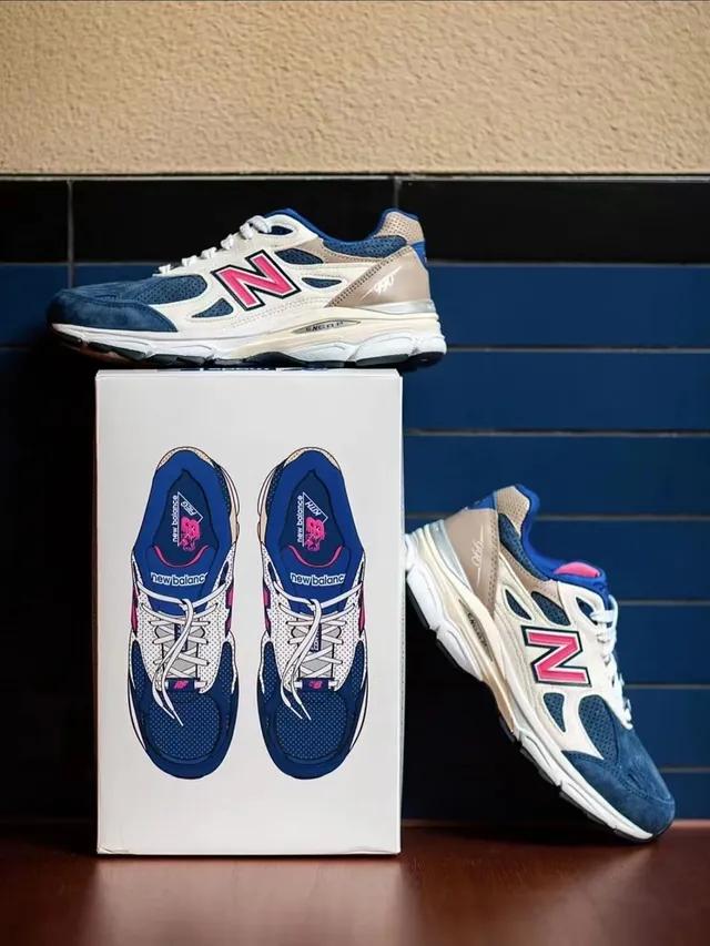 New Balance 990 Navy Beige Layered Mesh And Suede Upper ENCAP Midsole Technology Lifestyle Sneakers