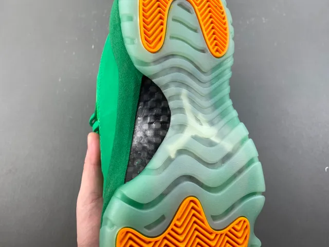 Air Jordan 11 Monochromatic Green Suede Basketball Shoes