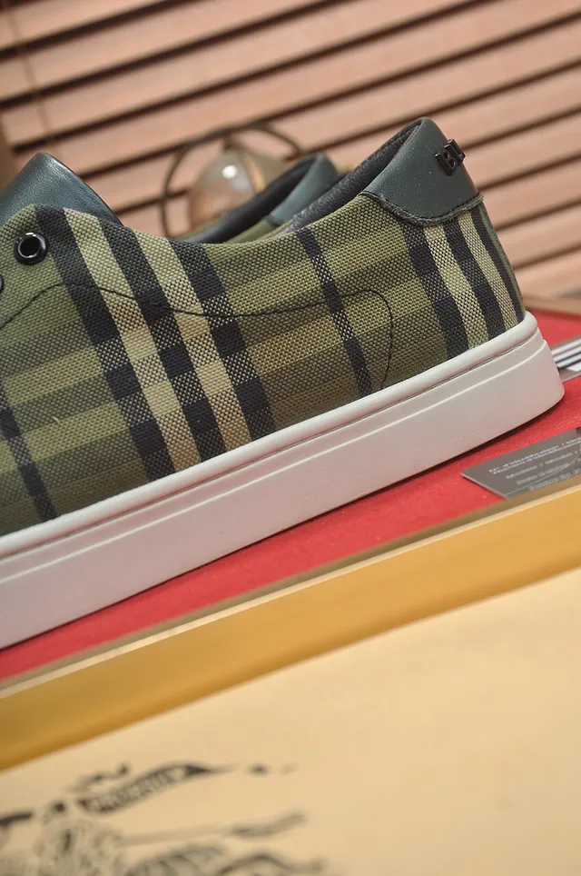Burberry House Check Plaid Canvas Low-Top Lifestyle Sneakers