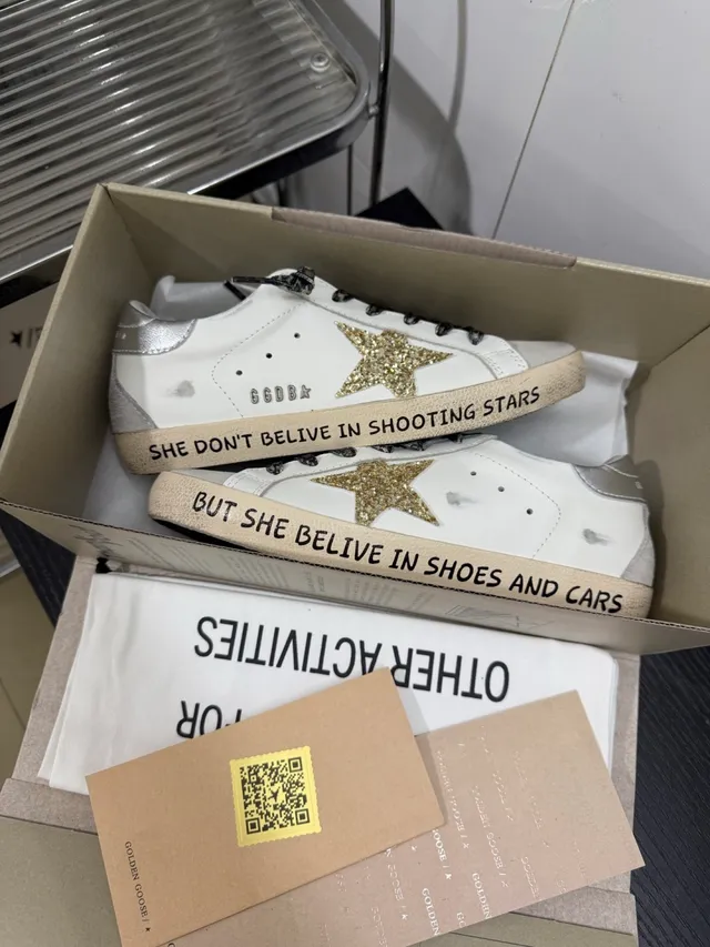 Golden Goose Superstar Off-White Glitter Star Distressed Lifestyle Sneakers