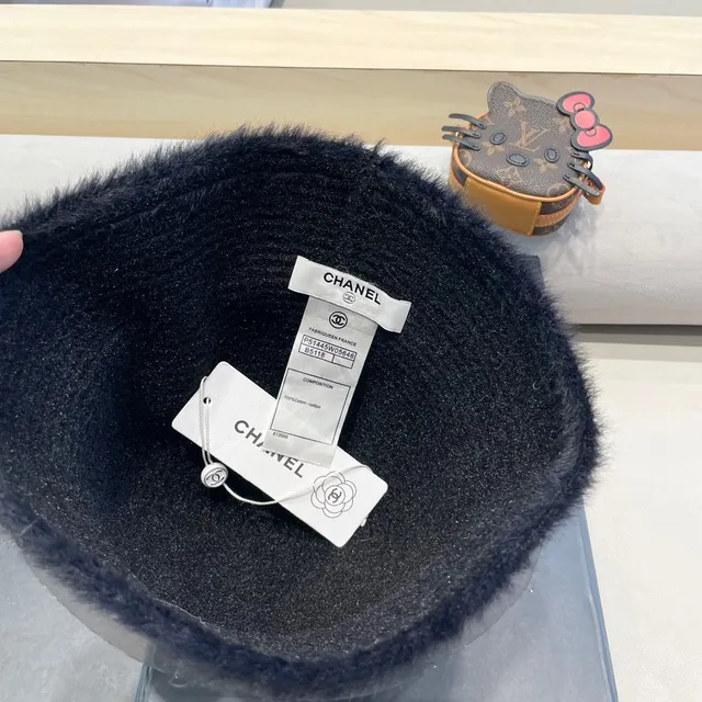 Chanel Black Knitted Fur-Trimmed Beanie