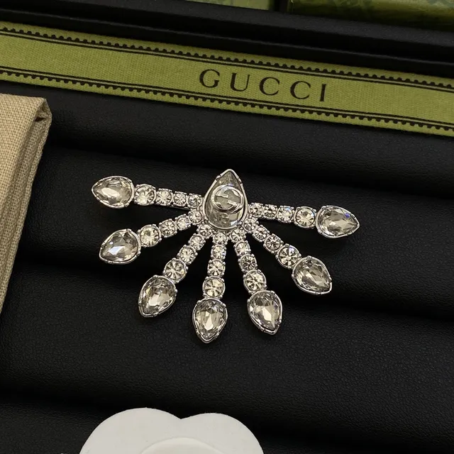 Gucci Crystal Fan-Shaped Interlocking G Brooch