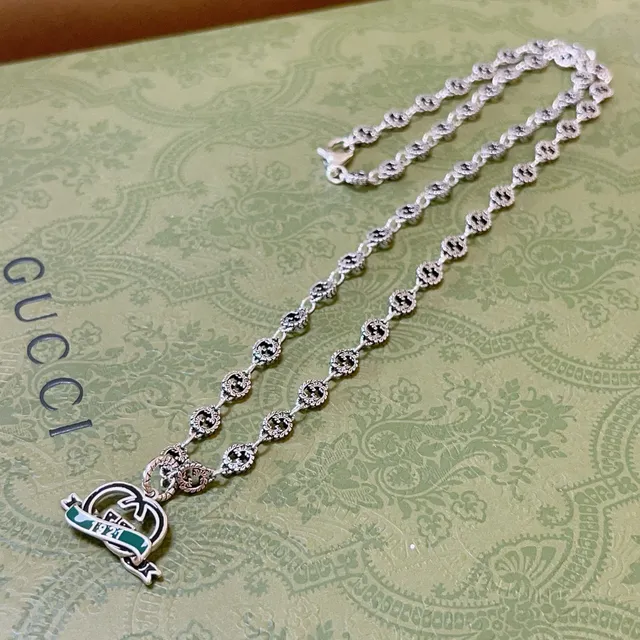 Gucci Silver Green Chain Pavé-Set Dark Stones Necklace