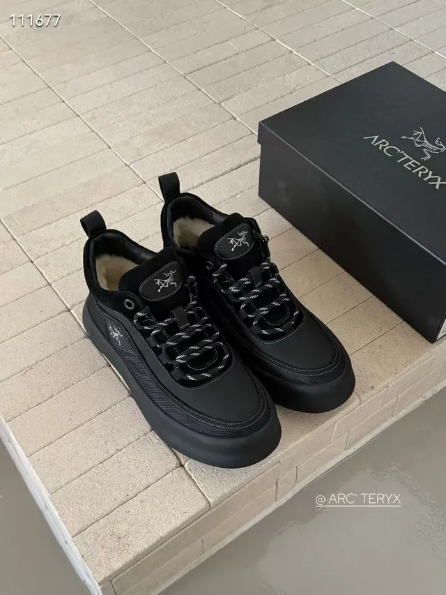 Arc'teryx Black Brown Platform Sole Padded Collar Sneakers