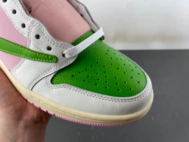 Nike Pink Green Low-Top Color-Blocked Lifestyle Sneakers