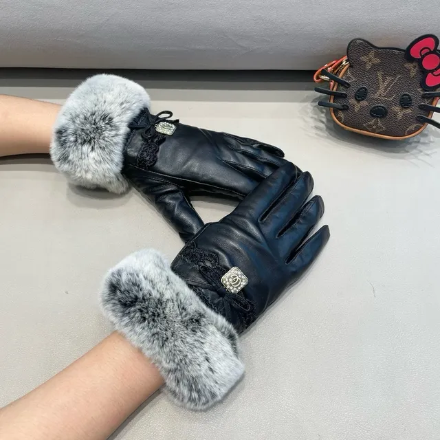 Gucci Black Gray Faux Fur Cuff Leather Gloves