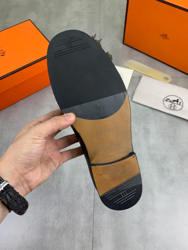 Hermès Oran Black Pebbled Leather H-Strap Loafer