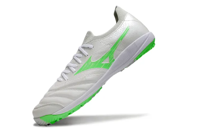 Mizuno White Green Low-Cut Lace-Up Synthetic Quilted Upper Turf Soccer Shoes