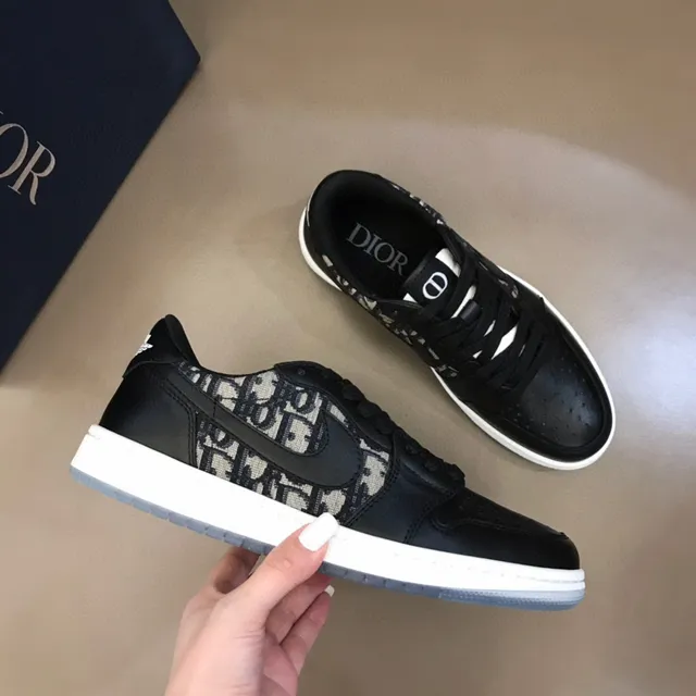 Nike Black Beige Low-Top Monogrammed Side Panel Lifestyle Sneakers