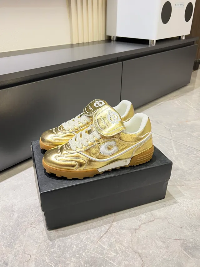 Coach Turf Soccer Shoes Gold White Metallic Leather Upper Contrast Stitching And Laces Sneakers