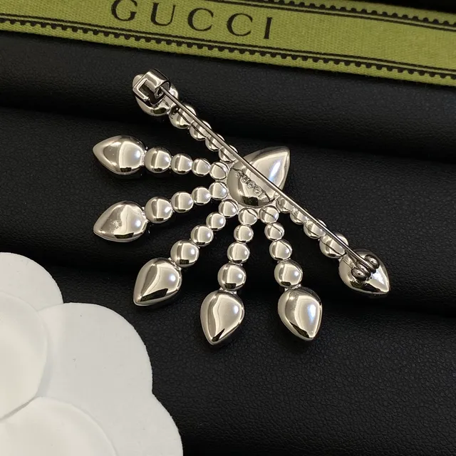Gucci Crystal Fan-Shaped Interlocking G Brooch