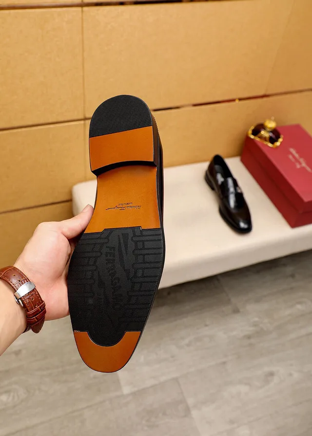 Salvatore Ferragamo Gancini Loafer Black Glossy Leather Loafers
