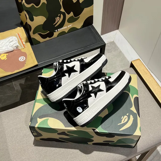 A Bathing Ape BAPE STA Black and White Star Logo Lifestyle Sneakers