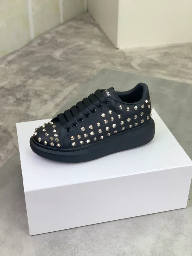Alexander McQueen Oversized Sneaker Black Gold Silhouette Studded Upper Lifestyle Sneakers