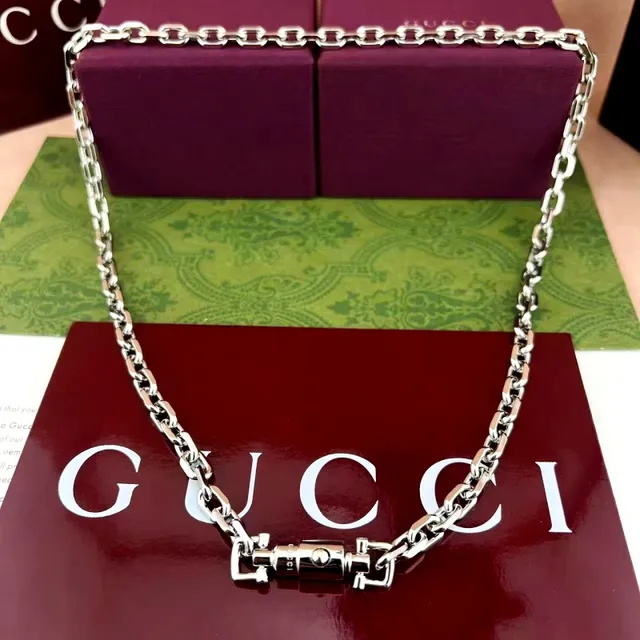 Gucci Chunky Curb Chain Silver Bracelet
